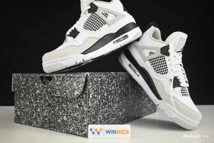 Black” Jordan Air 4 “Military 0811